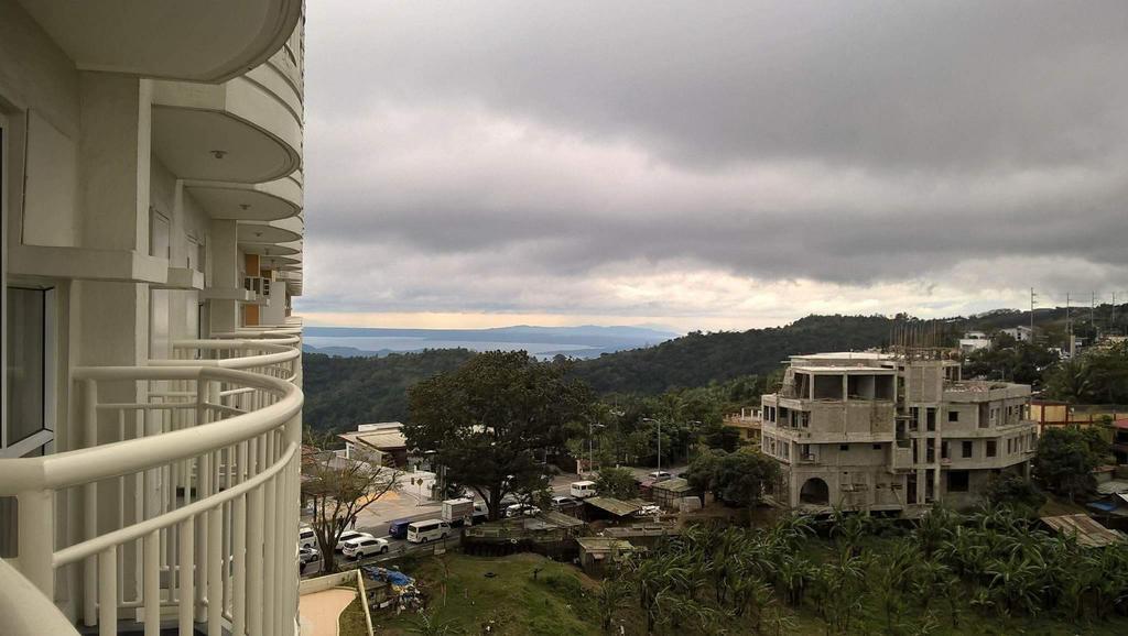 Mary'S Crib Cityland Prime Tagaytay With Free Wifi & Swimming Tagaytay City Exteriör bild