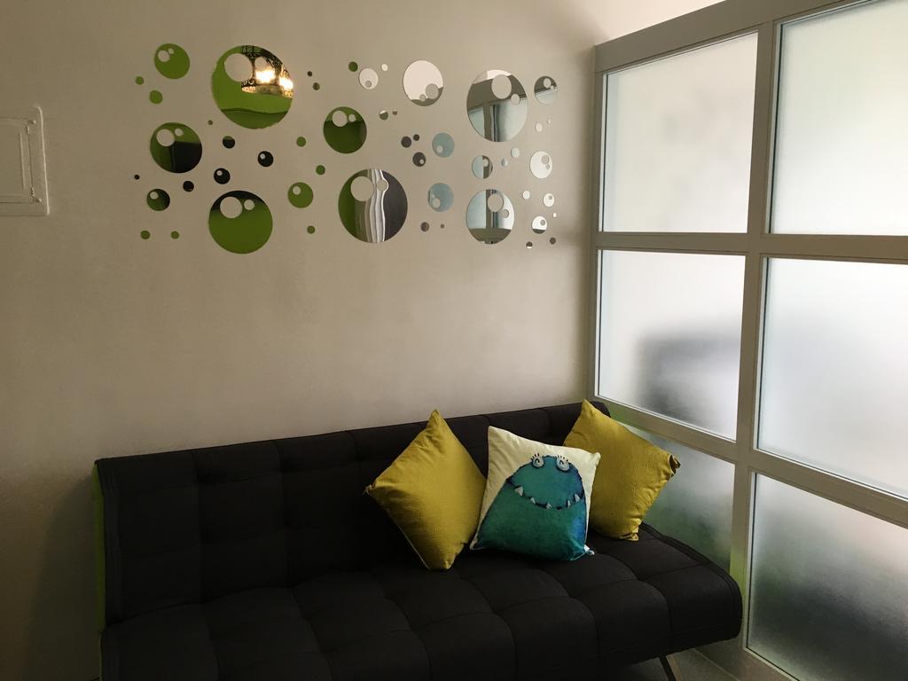 Mary'S Crib Cityland Prime Tagaytay With Free Wifi & Swimming Tagaytay City Exteriör bild